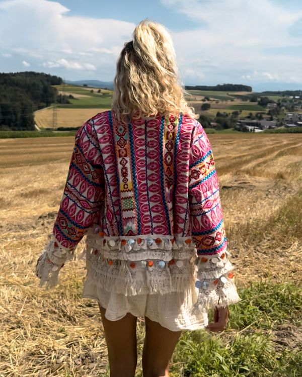 Pinke Boho Jacke mit Fransen - Damen Übergangsjacke im farbigen Hippie Boho Look 