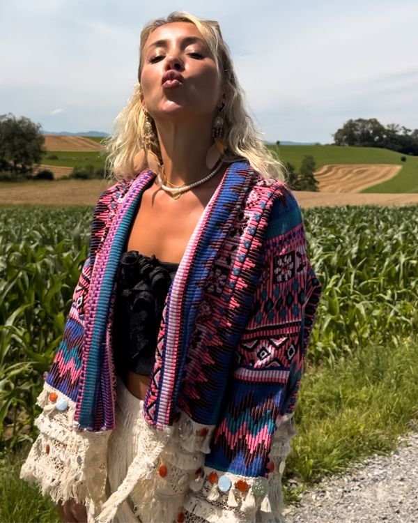 Farbige Boho Jacke mit Fransen und Ethno Muster - Boho Chic Fashion Übergangsjacke 