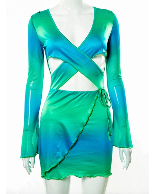Cut-Out Cross Kleid in blau-grünem Batik-Verlauf