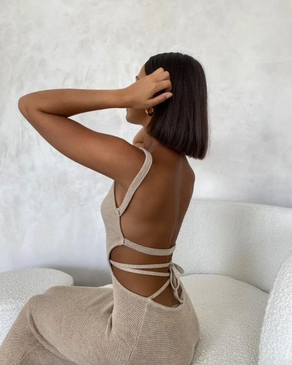 Langes Sommerkleid „Nikolina“ in Beige und mit offenem Rücken